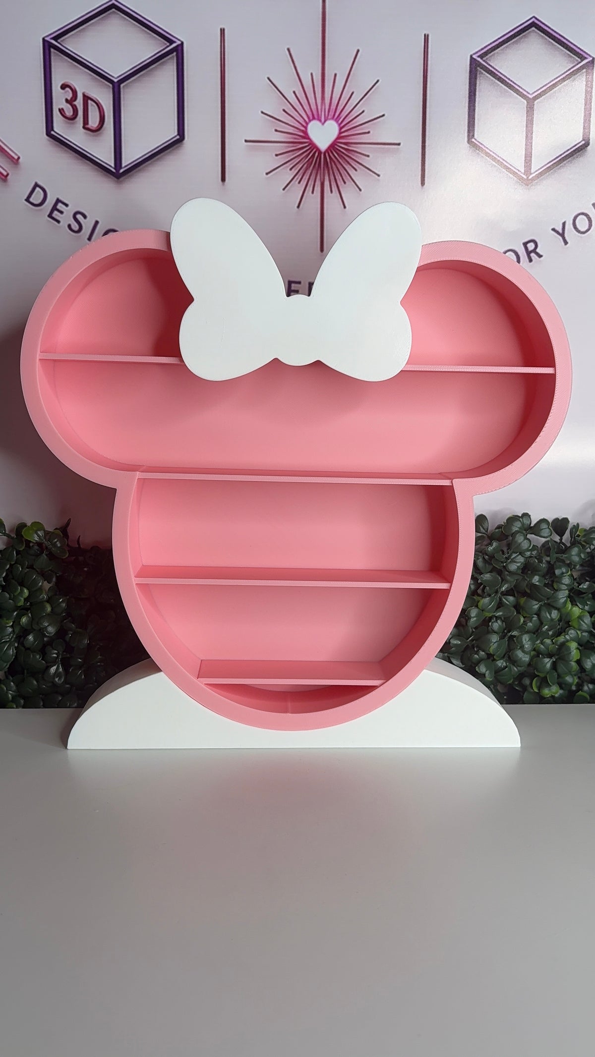 Minnie shelf